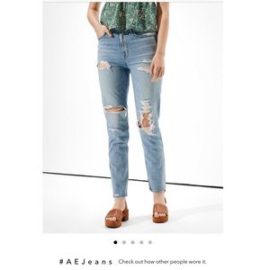 AE ripped mom jean